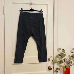 Lululemon seamlessly street crop size 8